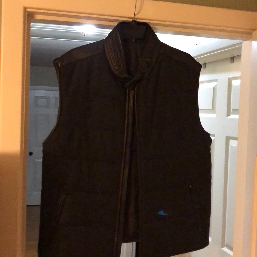 Vest - Picture 2 of 3
